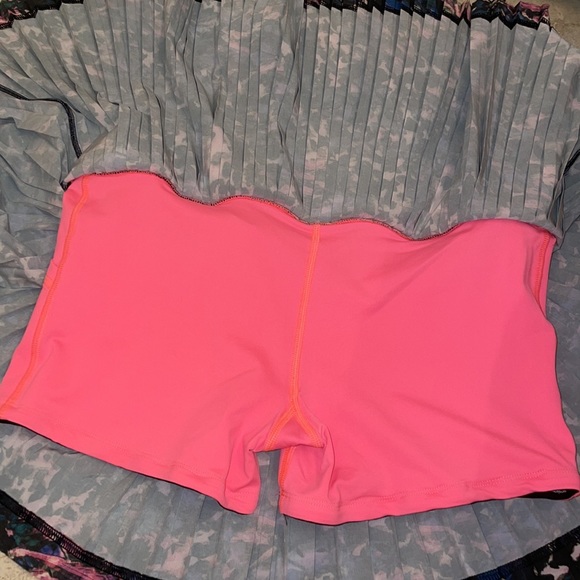 Lululemon Pleat Skirt - Picture 7 of 9